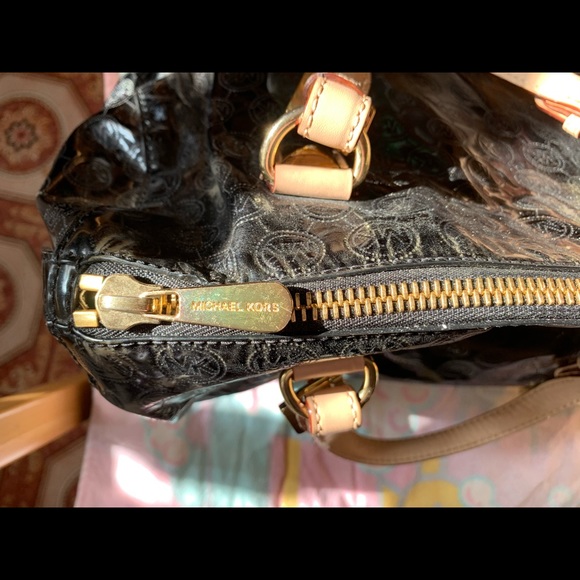 Michael Kors Handbag - Picture 4 of 8